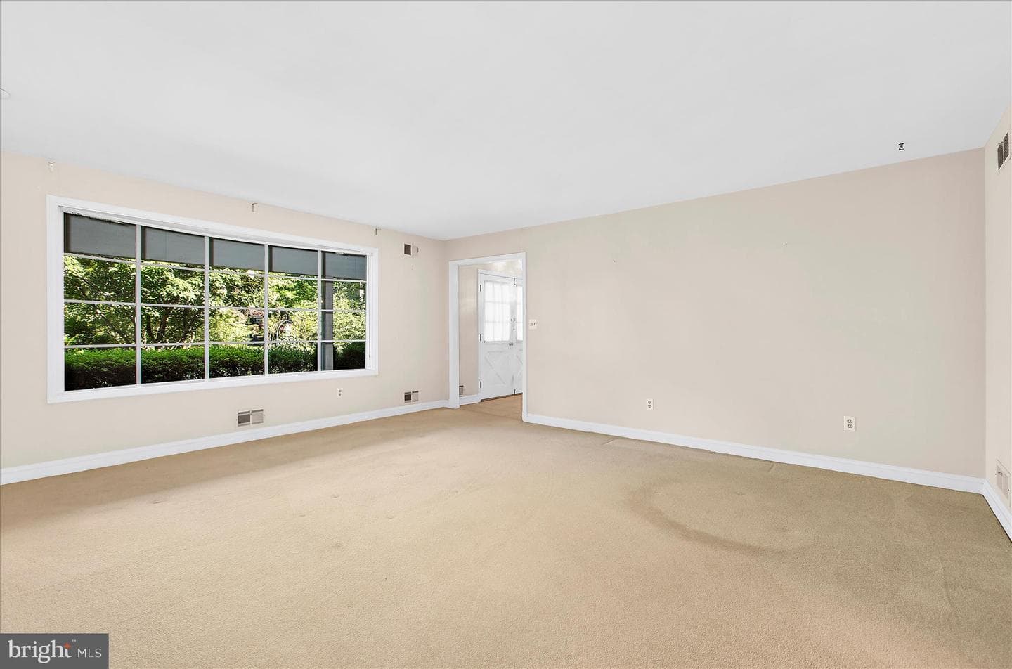 537 Devonshire Court photo 7