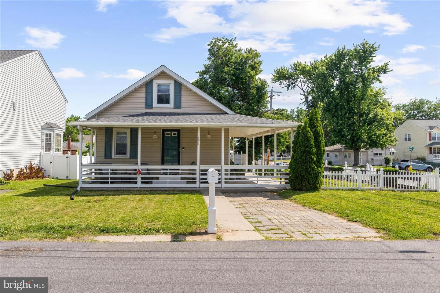 7825 Bridge Drive photo 3