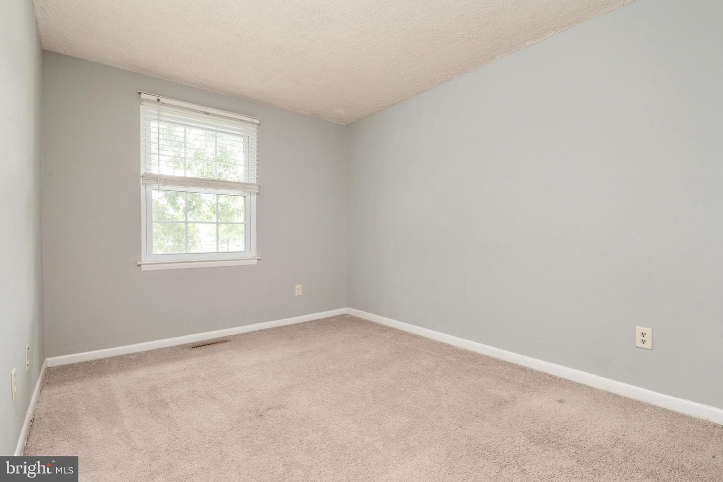 254 Chalet Circle W photo 25