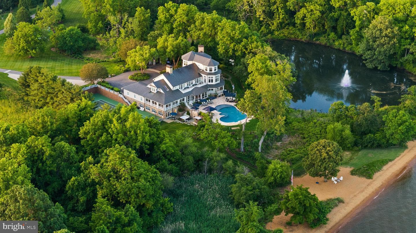 2045 Maidstone Farm Road, Annapolis