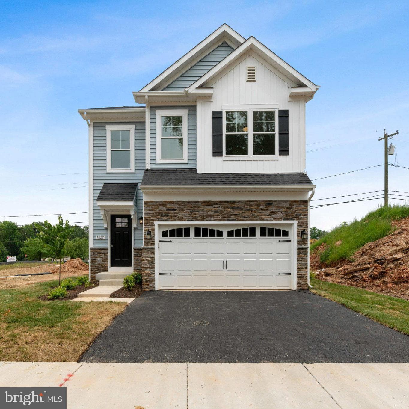 1003 Henry Avenue, West River