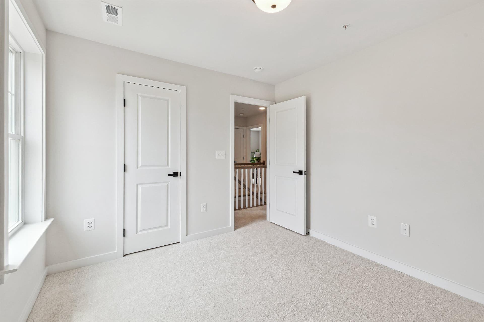1003 Henry Avenue photo 14