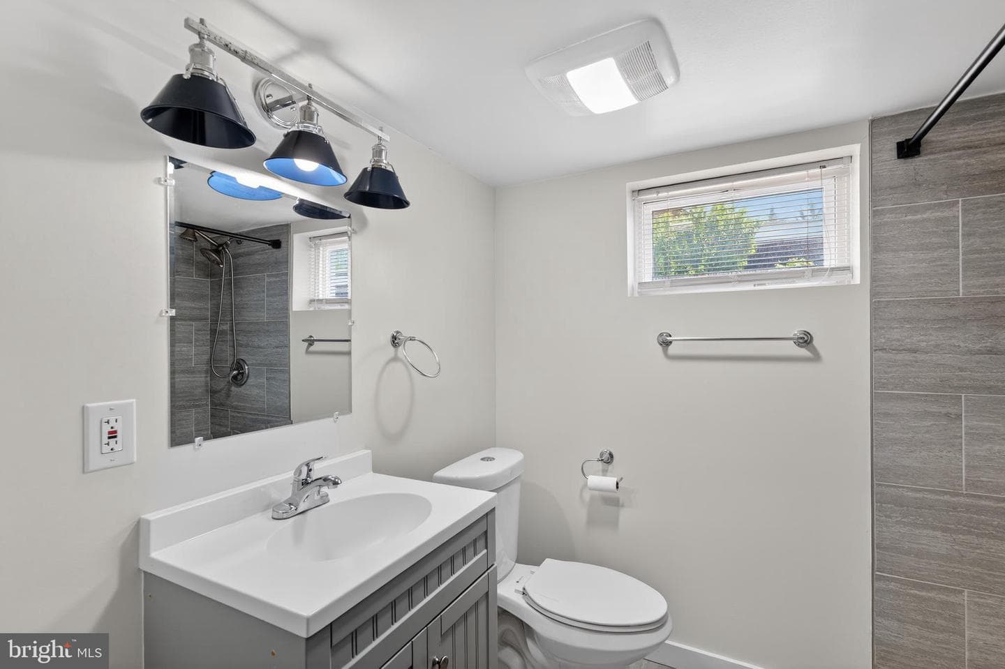 311 Townsend Avenue photo 18