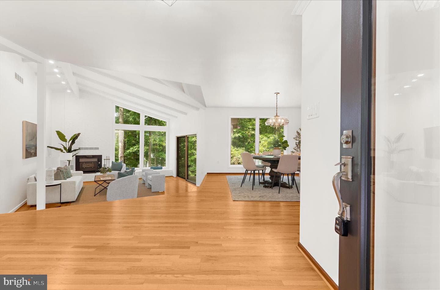 698 Discovery Road photo 4