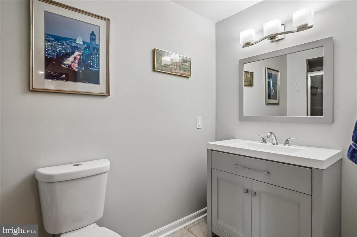 120 Kingswood Road photo 38