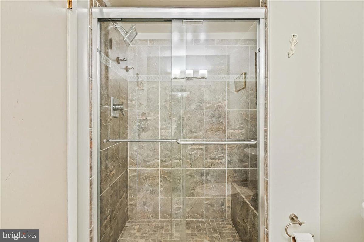 120 Kingswood Road photo 39
