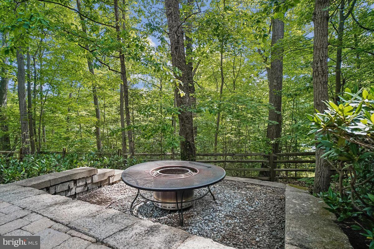 120 Kingswood Road photo 49