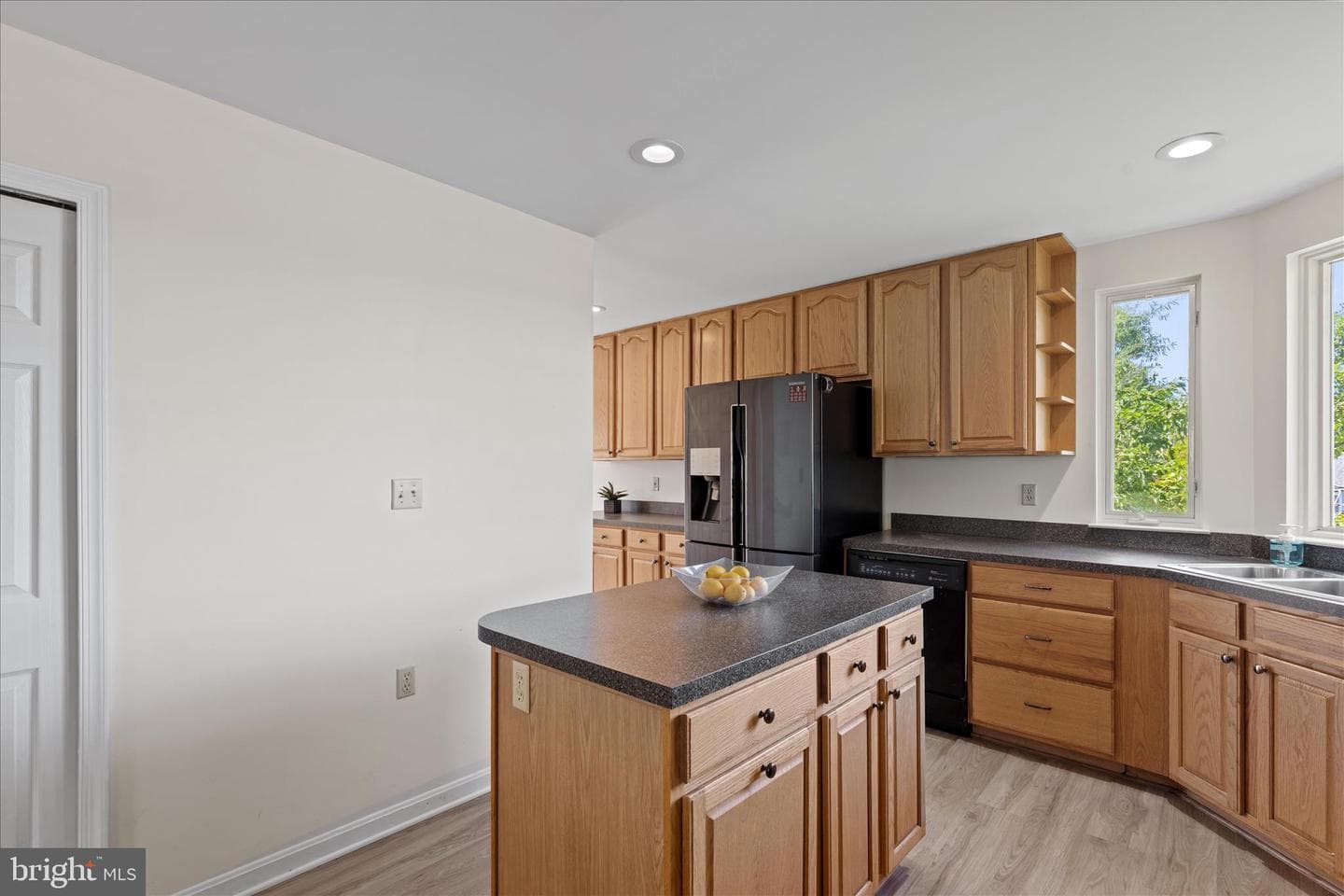 5523 Ilchester Street photo 13