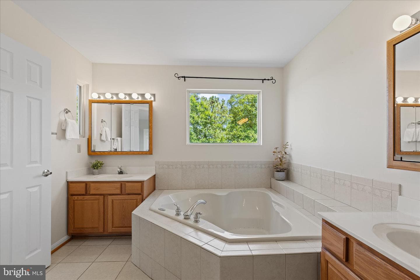 5523 Ilchester Street photo 38