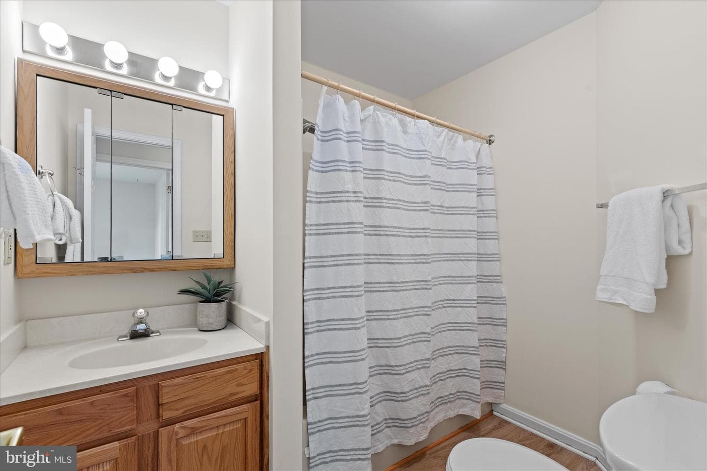 5523 Ilchester Street photo 45