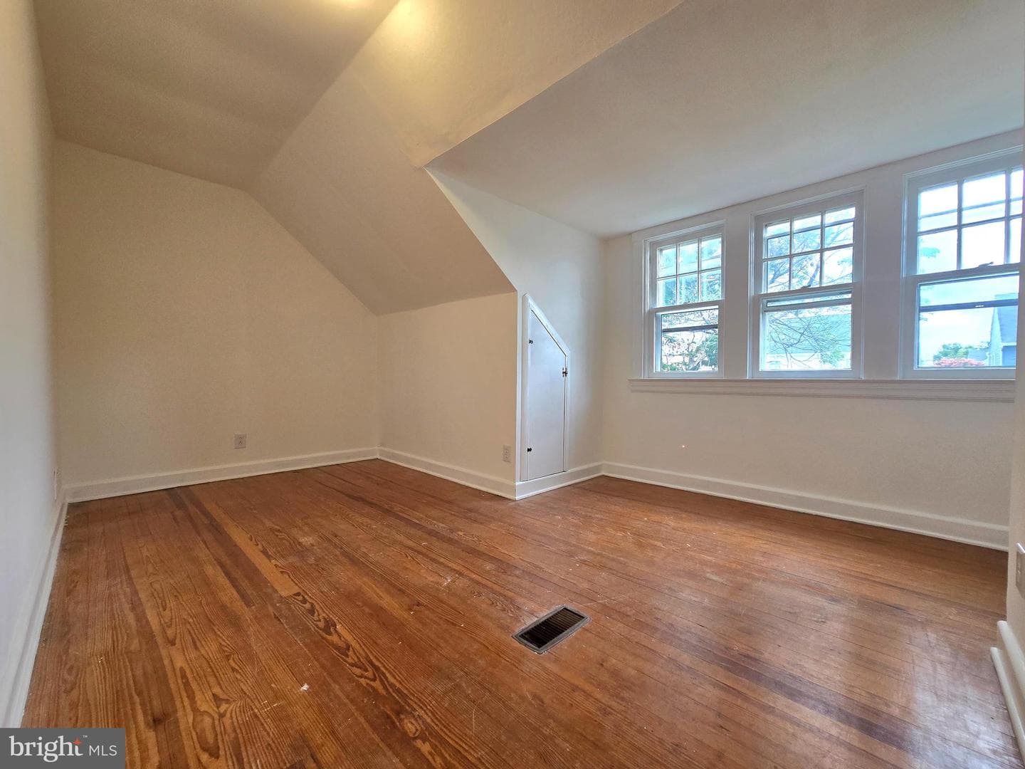220 Meadow Road photo 24
