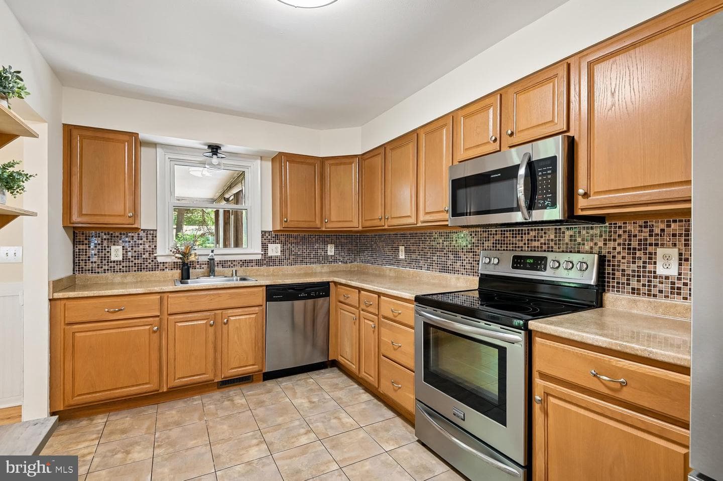 129 Meade Drive photo 2