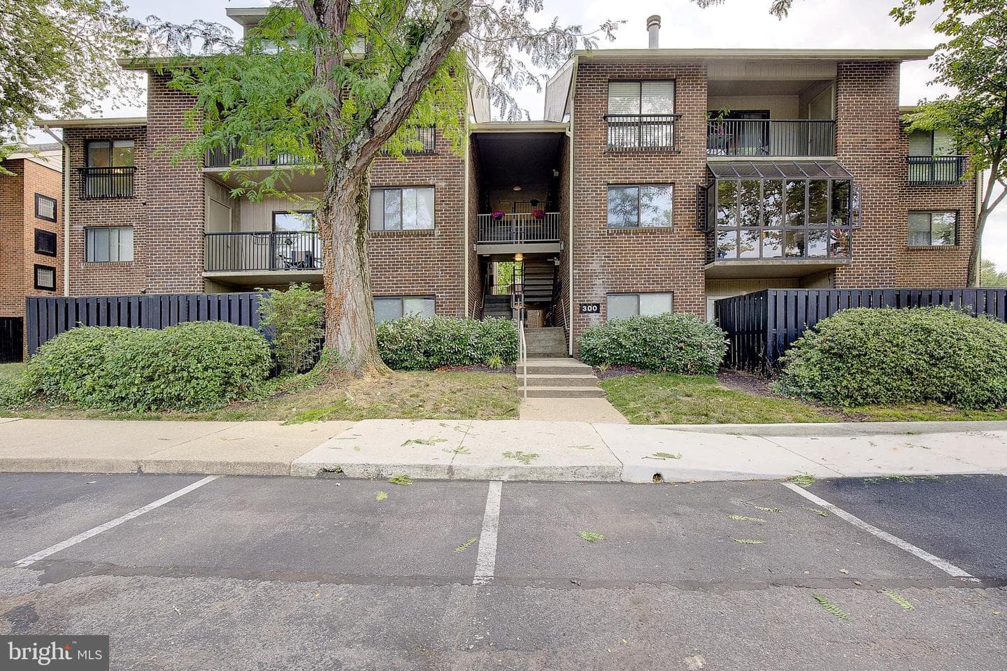 300 Hilltop Lane #i, Annapolis