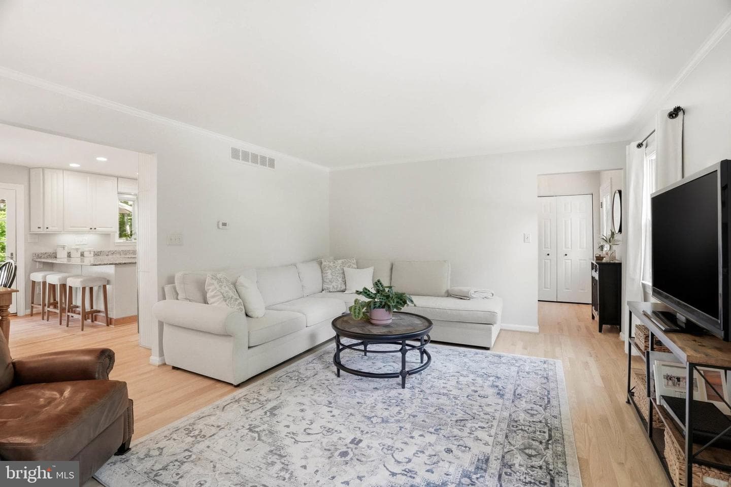 602 Bay Hills Drive photo 15