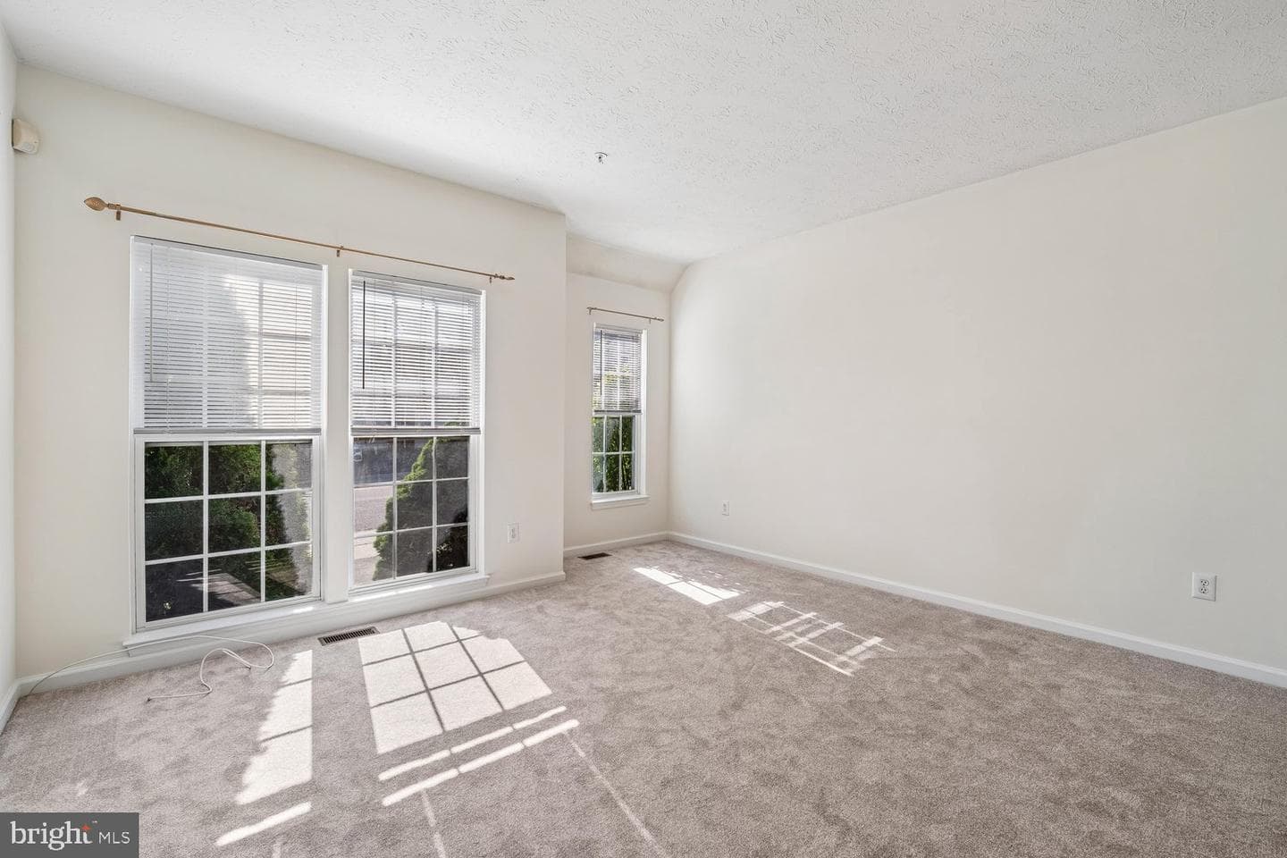 2426 Knapps Way photo 10