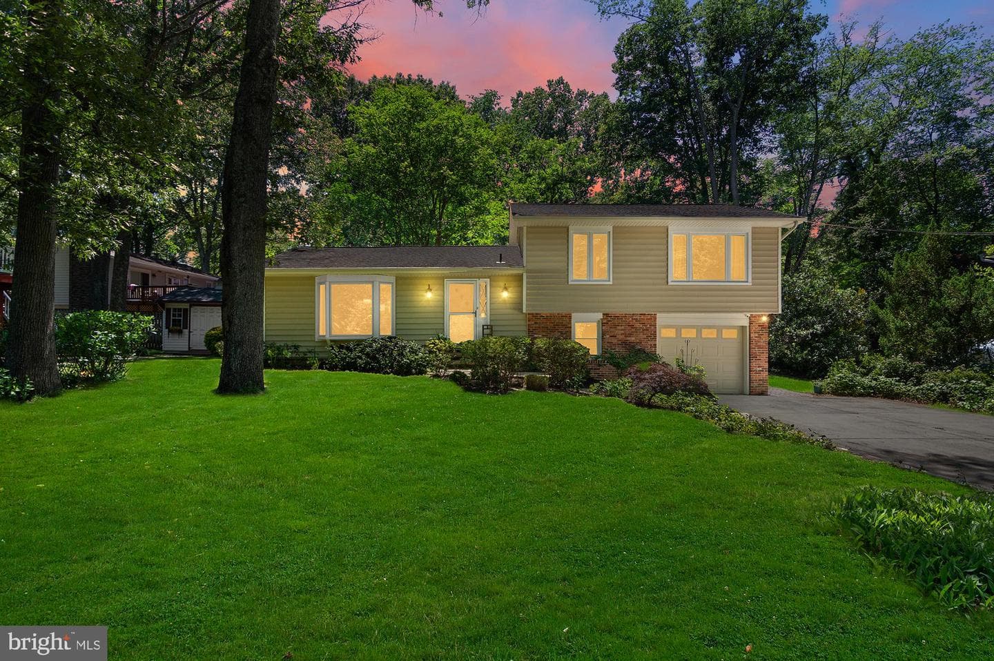 1123 Chinaberry Lane photo 2