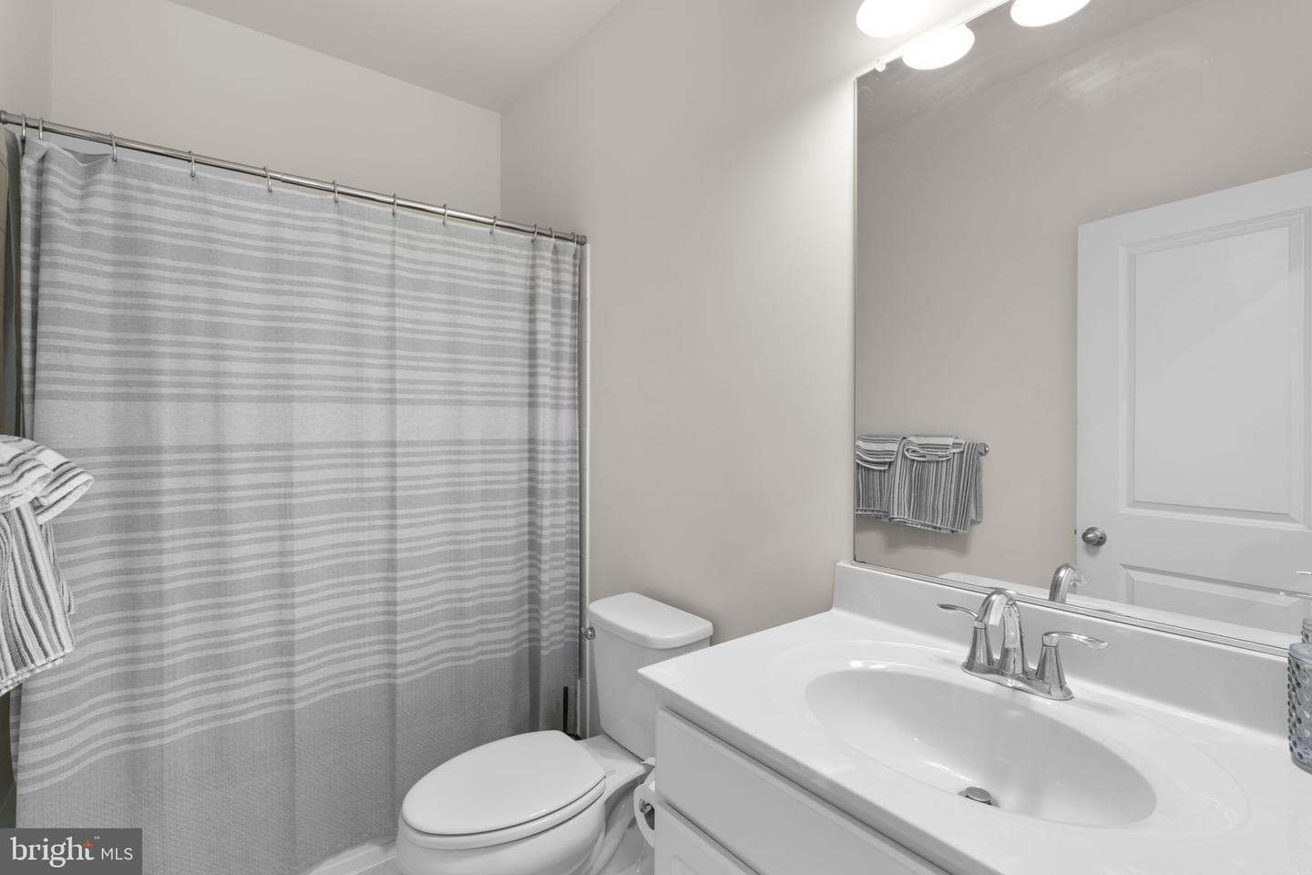 8338 Amber Beacon Circle photo 16