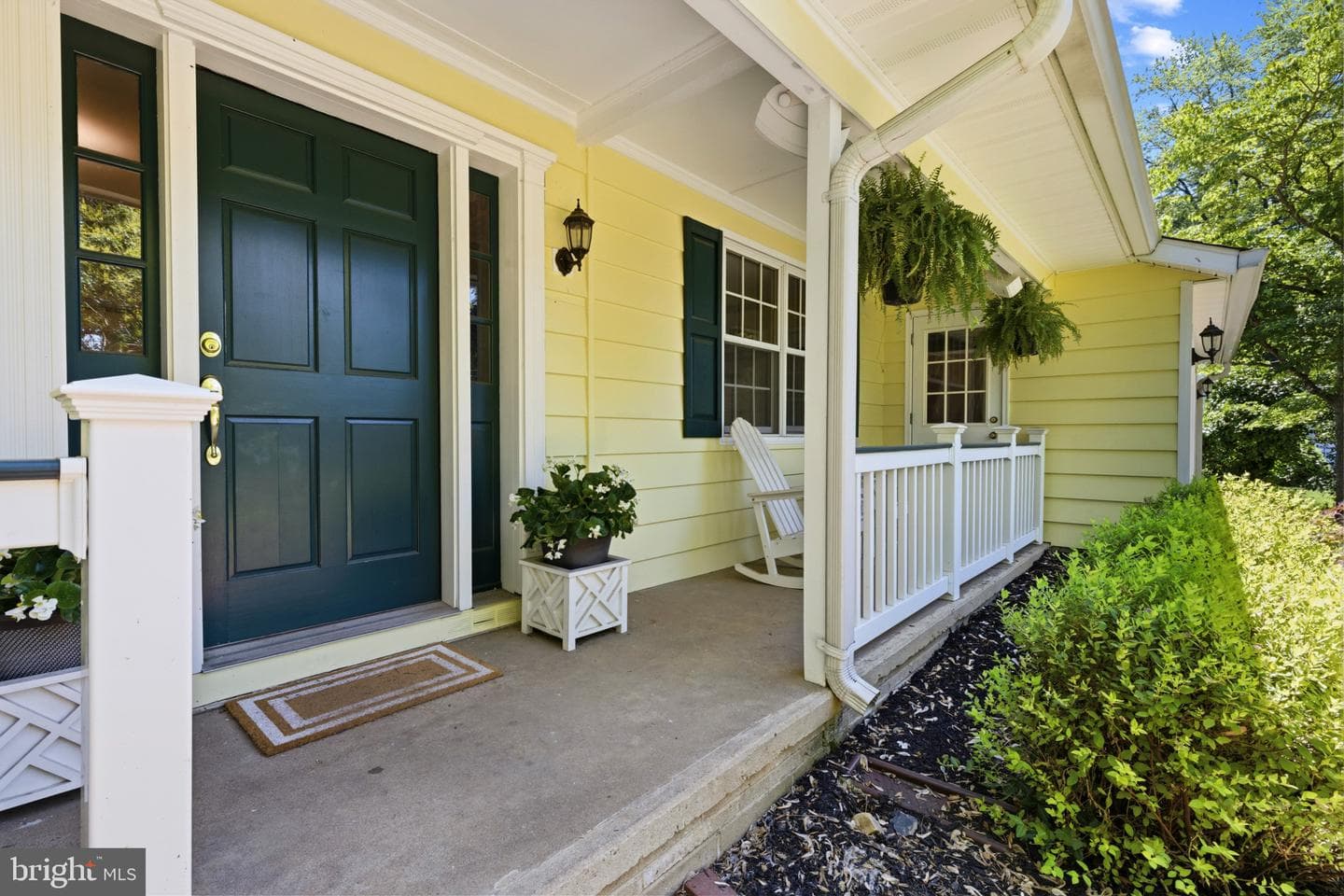 1915 Dulaney Place photo 2