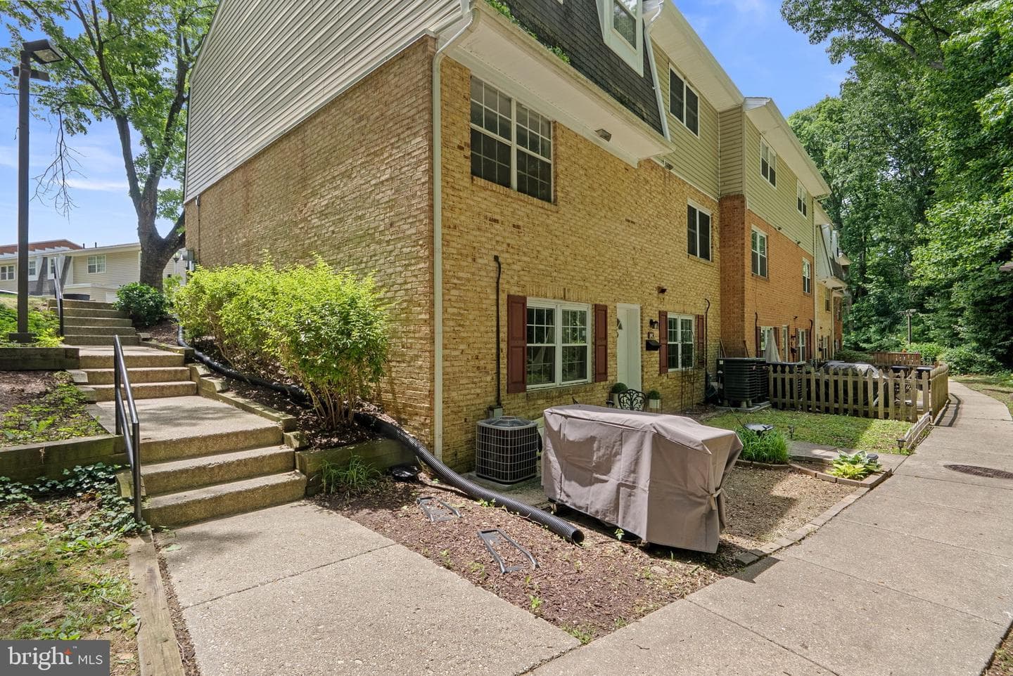 19 Heritage Court photo 3