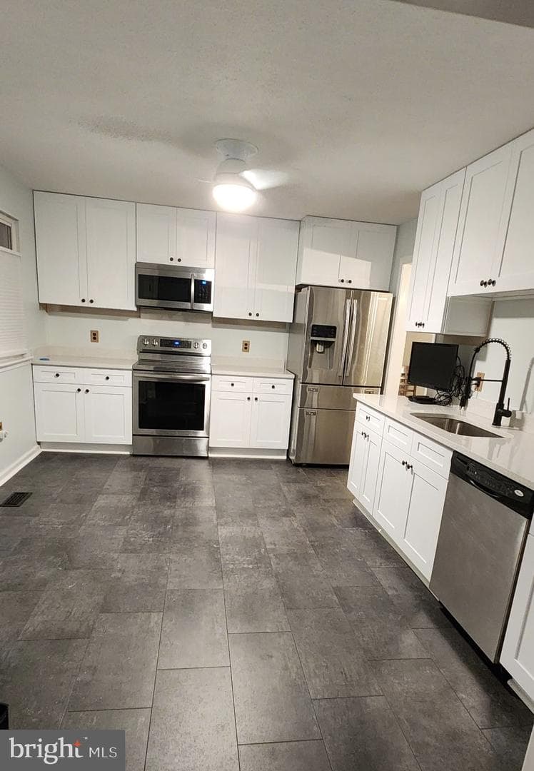 421 Peach Court photo 11