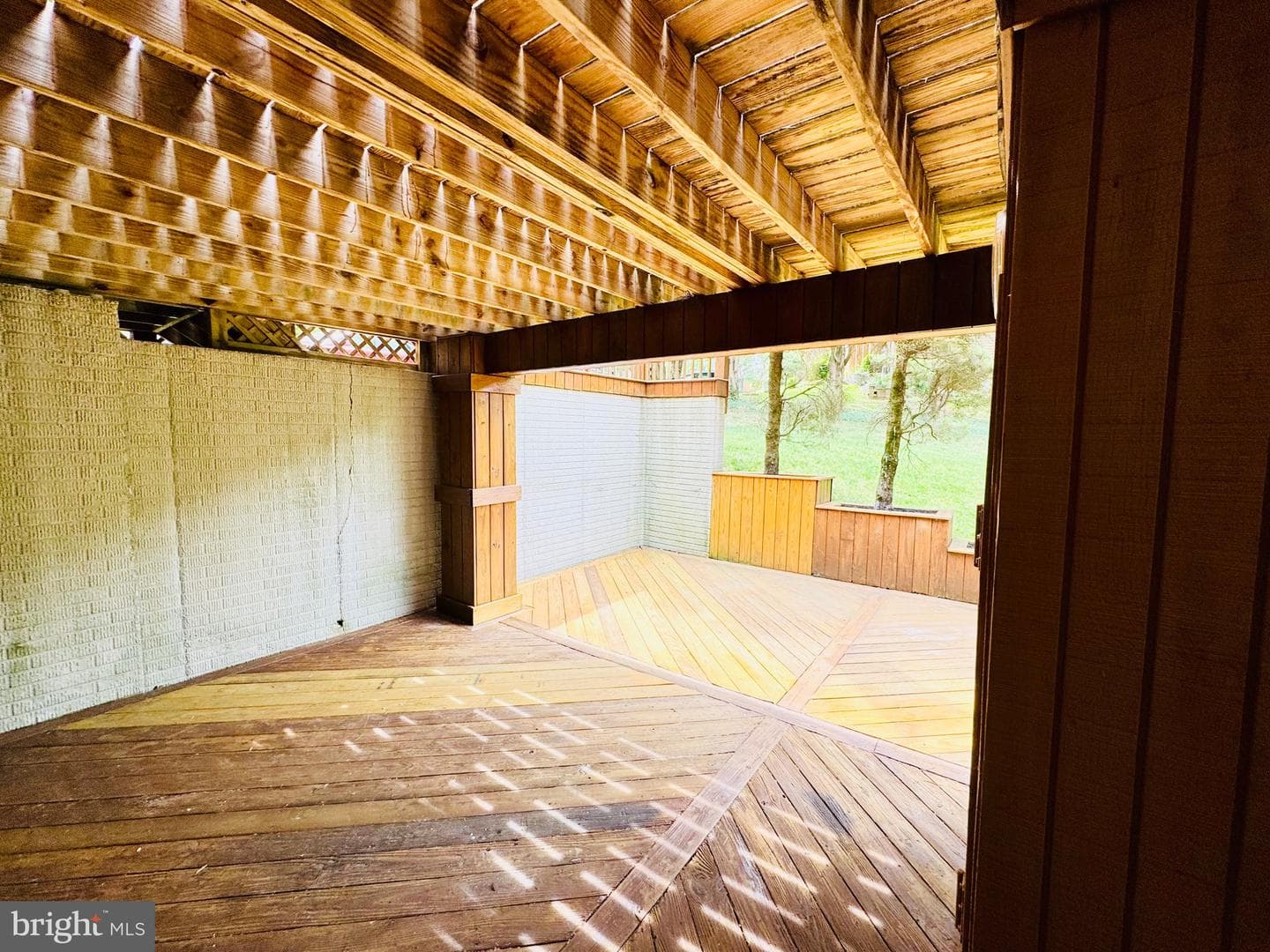421 Peach Court photo 3