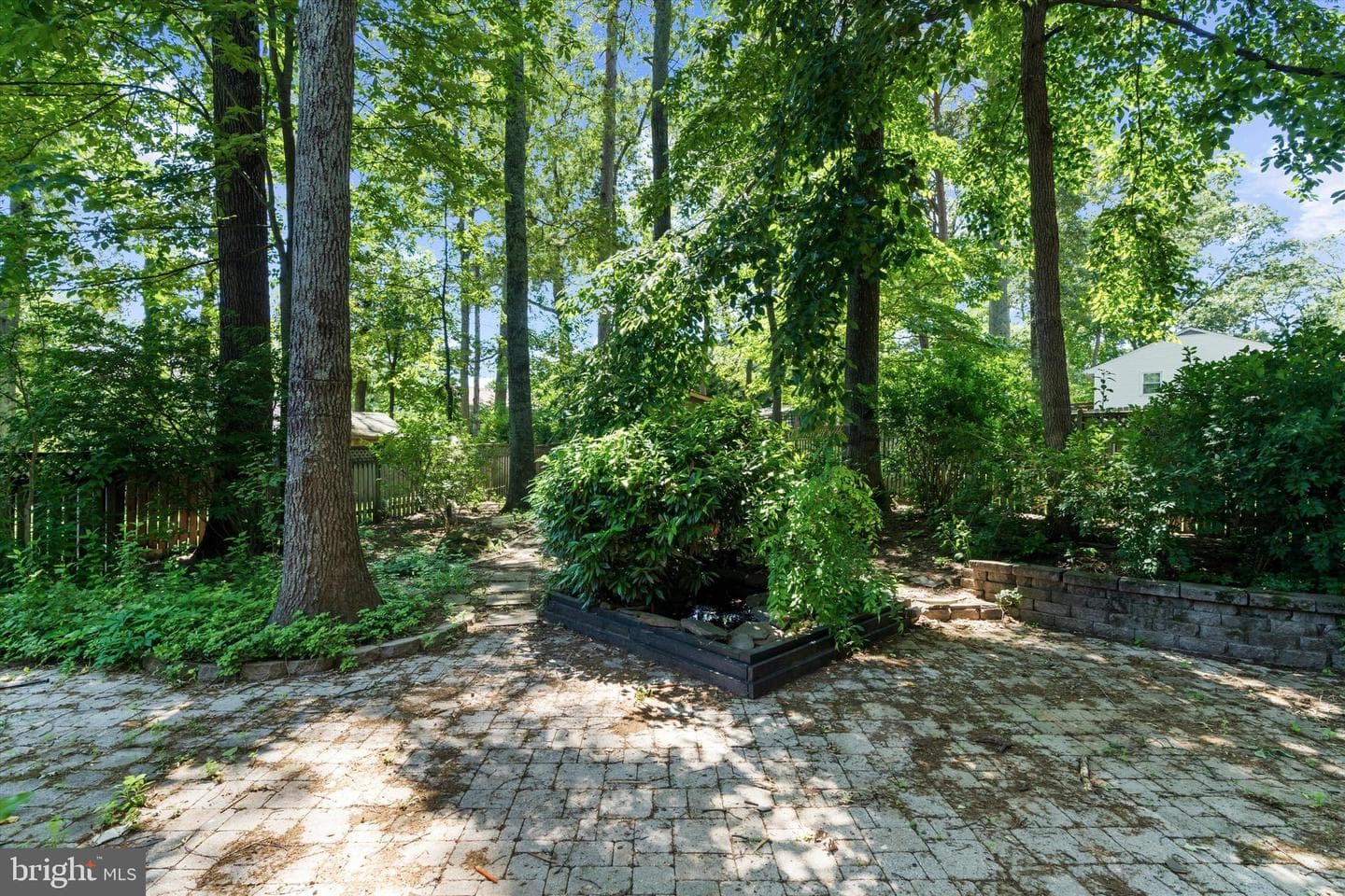 446 Fairford Court photo 32
