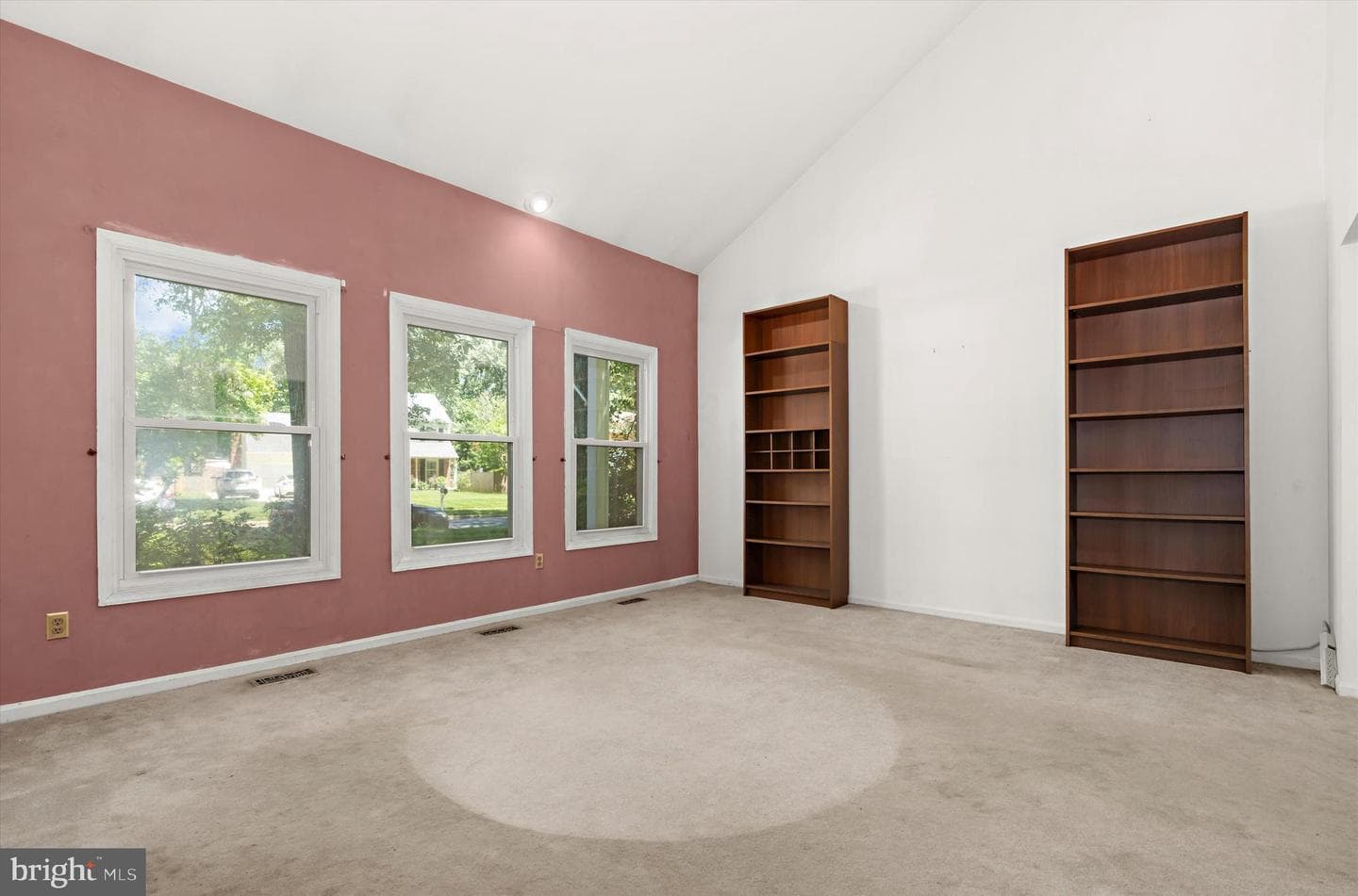 446 Fairford Court photo 4