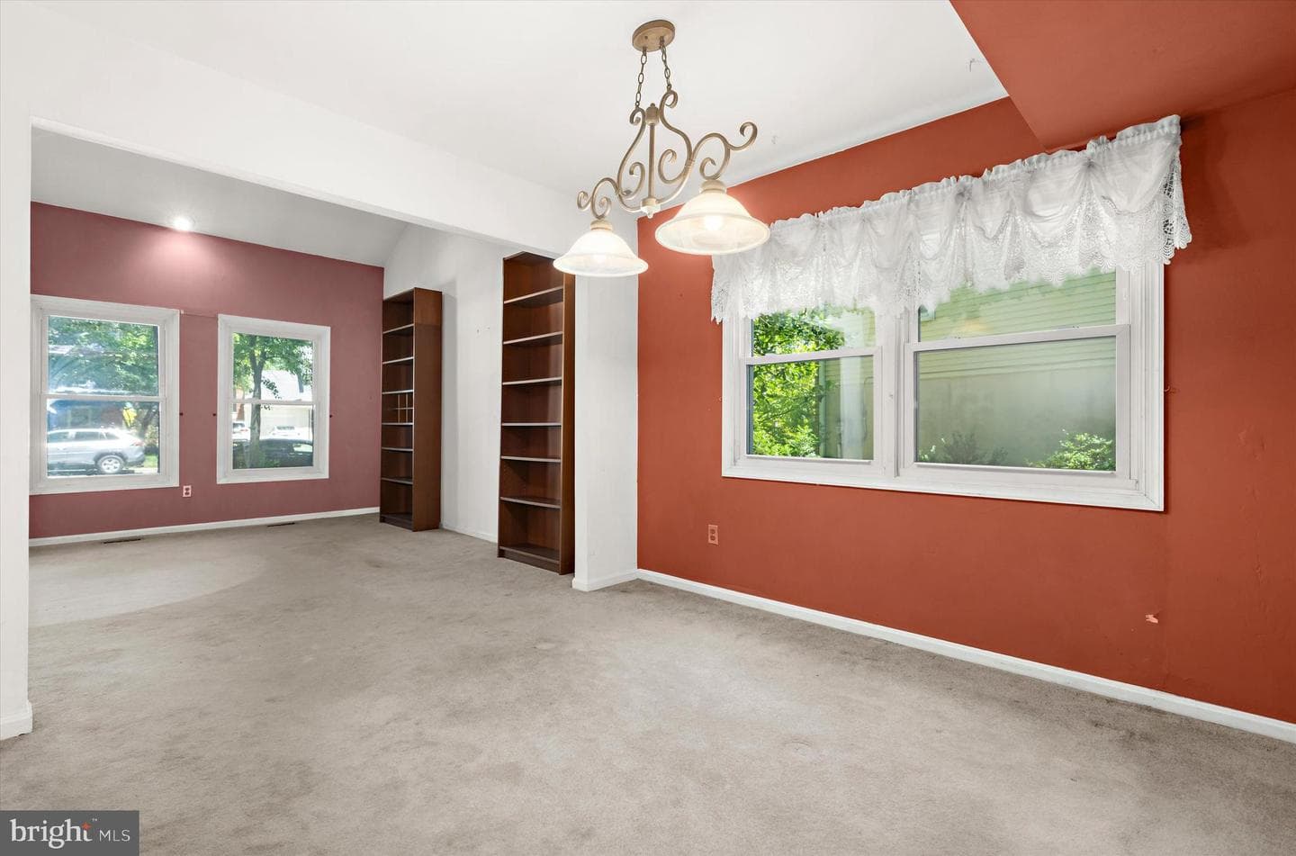 446 Fairford Court photo 9