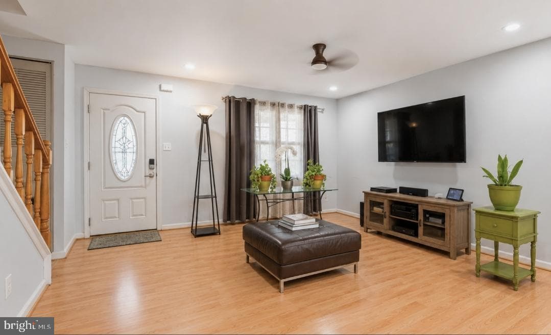 498 Valleywood Road photo 3