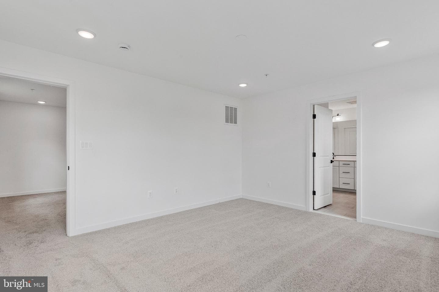 5721 Howard Drive photo 17