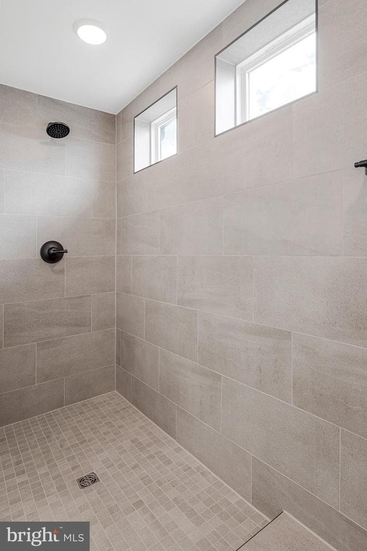 5721 Howard Drive photo 21