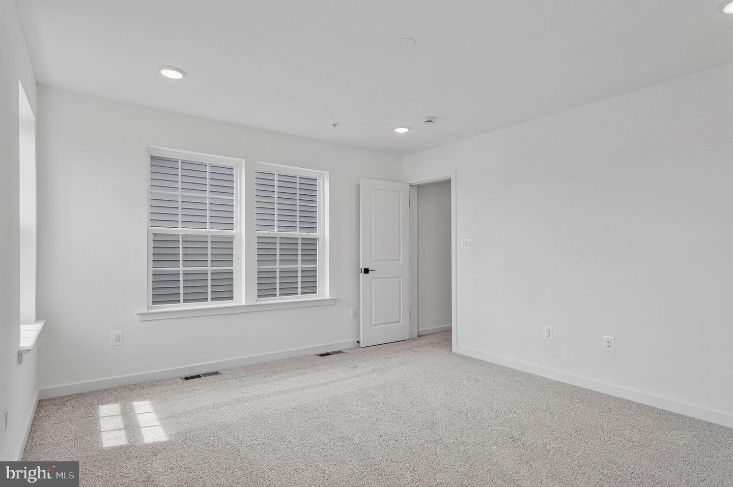 5721 Howard Drive photo 23
