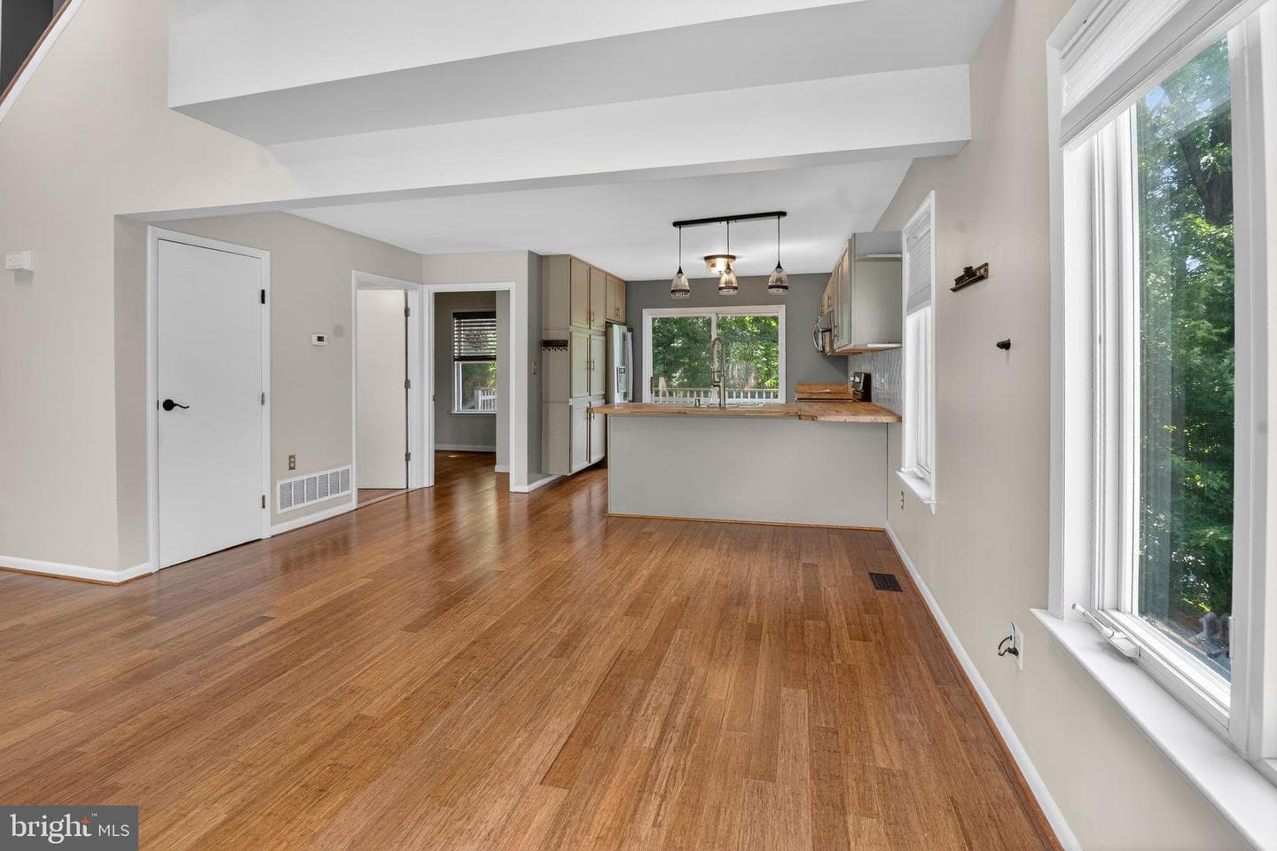 607 Overhill Drive photo 10
