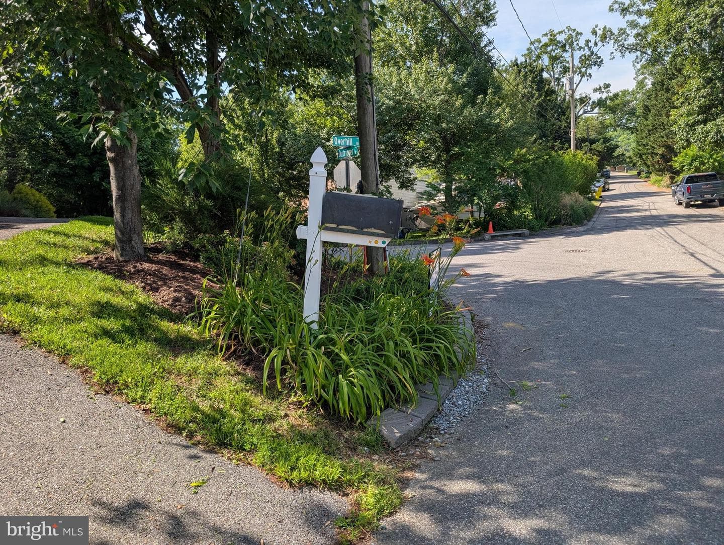 607 Overhill Drive photo 30
