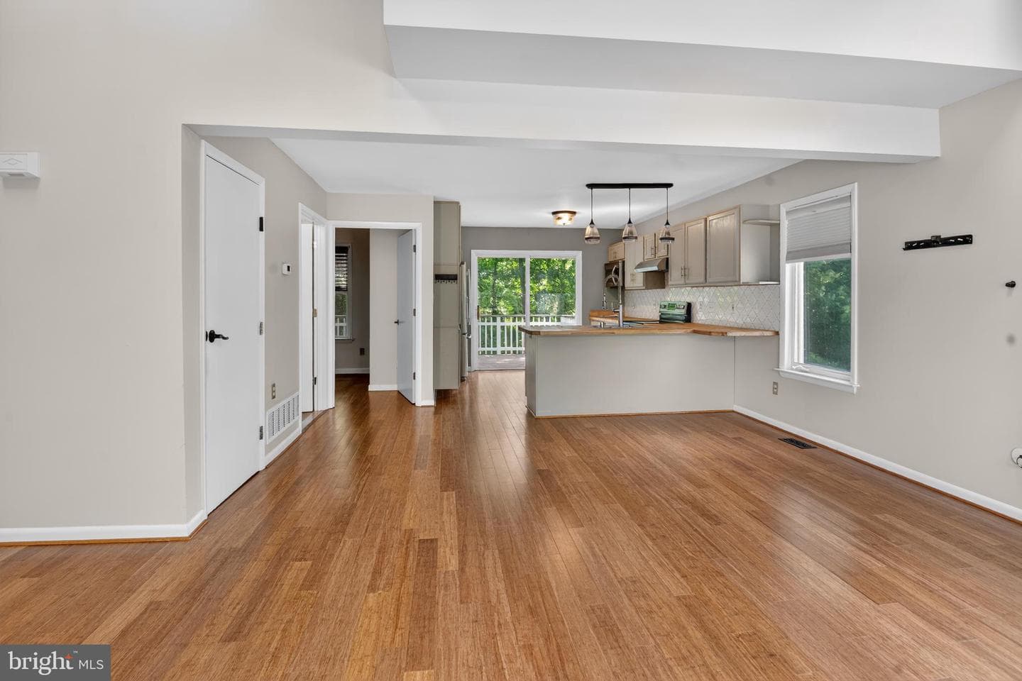 607 Overhill Drive photo 9