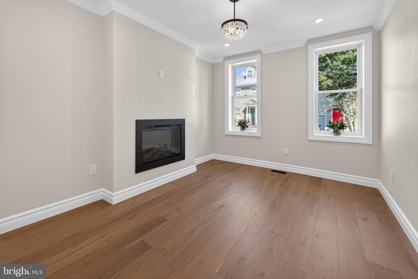 11 1/2 College Avenue photo 20