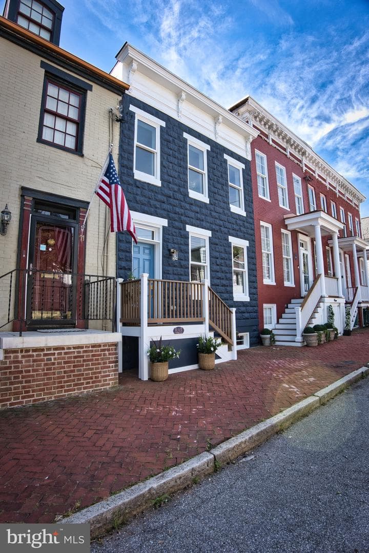 11 1/2 College Avenue photo 38
