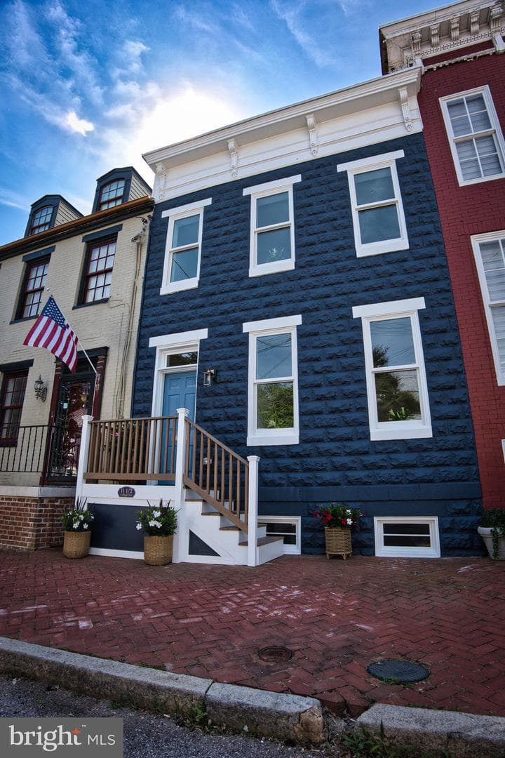 11 1/2 College Avenue photo 39