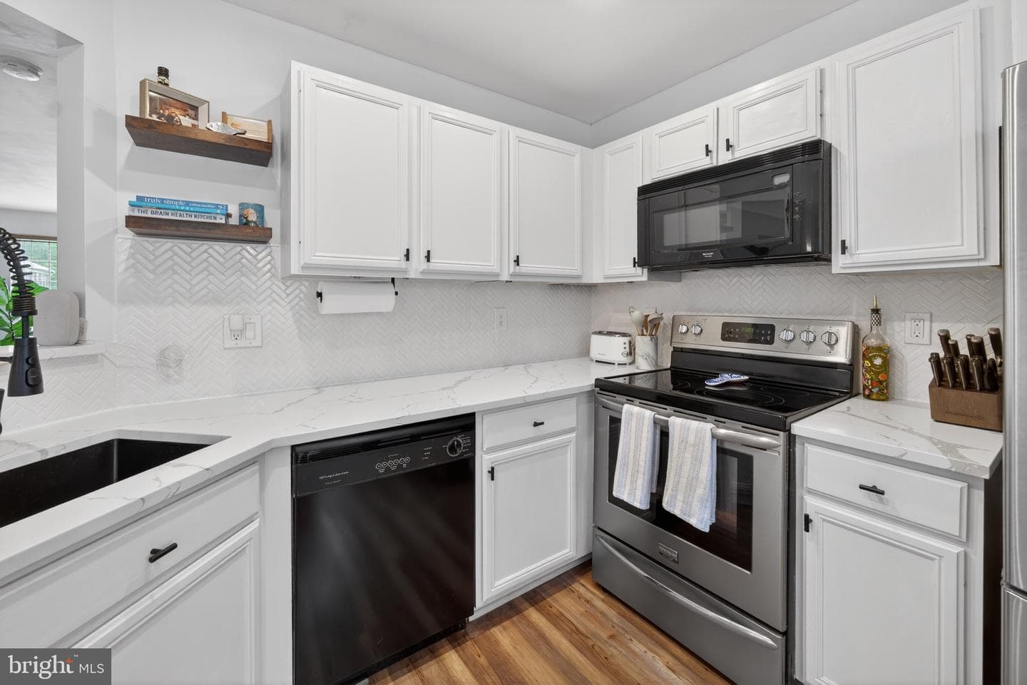 149 Quiet Waters Place photo 12