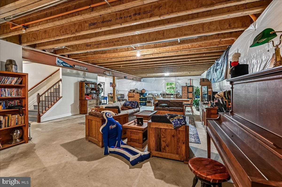 1457 Gilbert Road photo 59