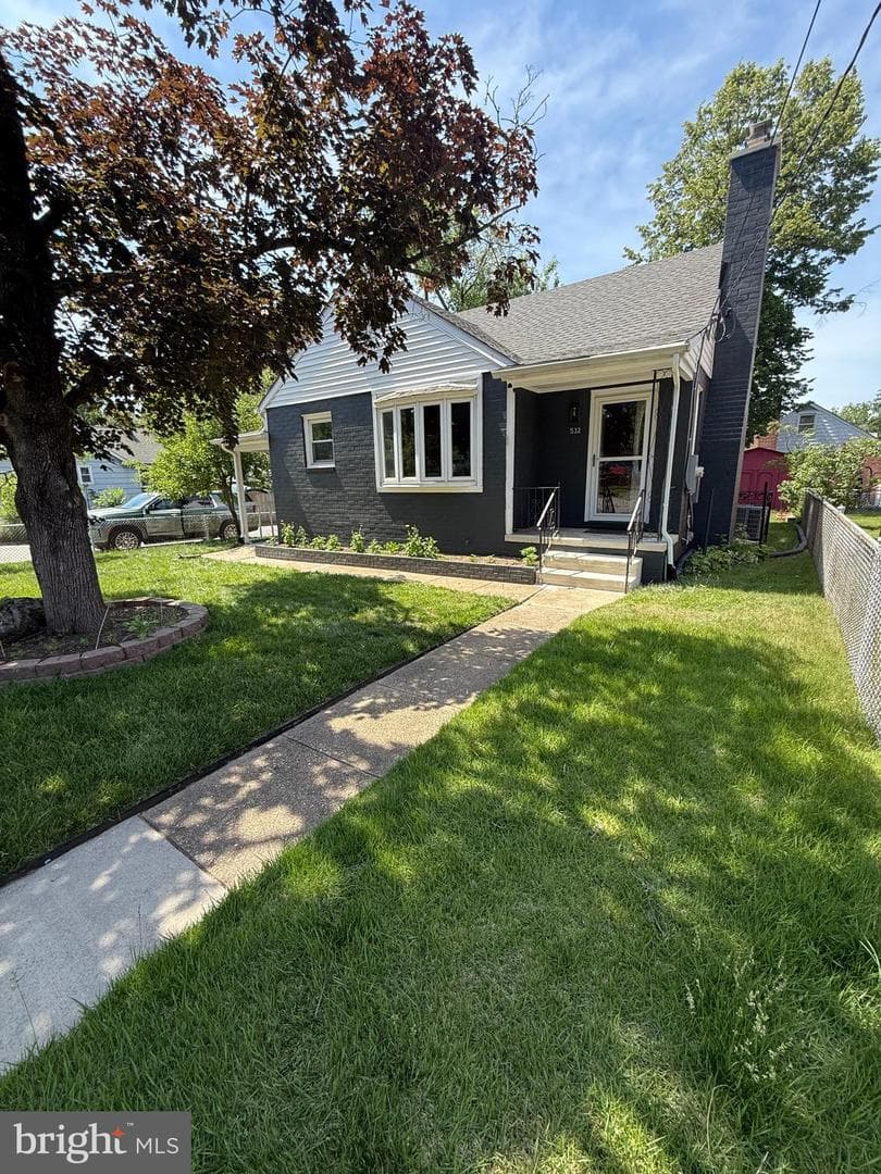 532 Stewart Avenue photo 14