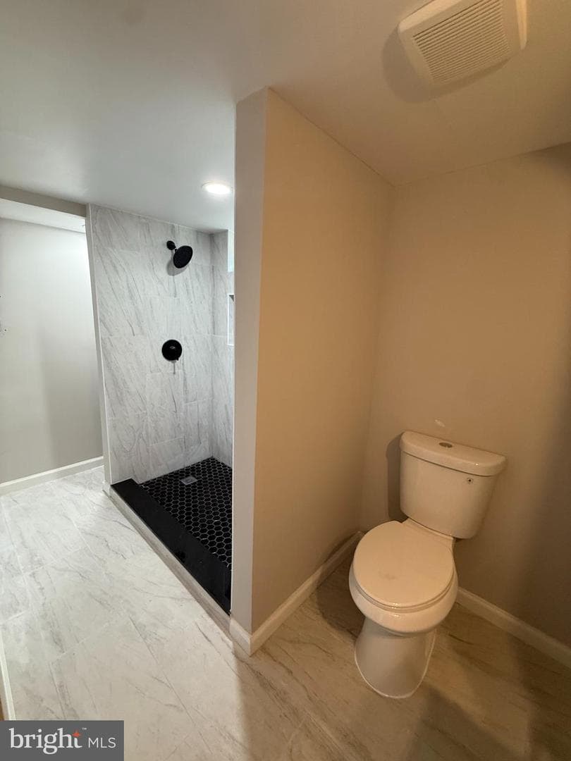 532 Stewart Avenue photo 16