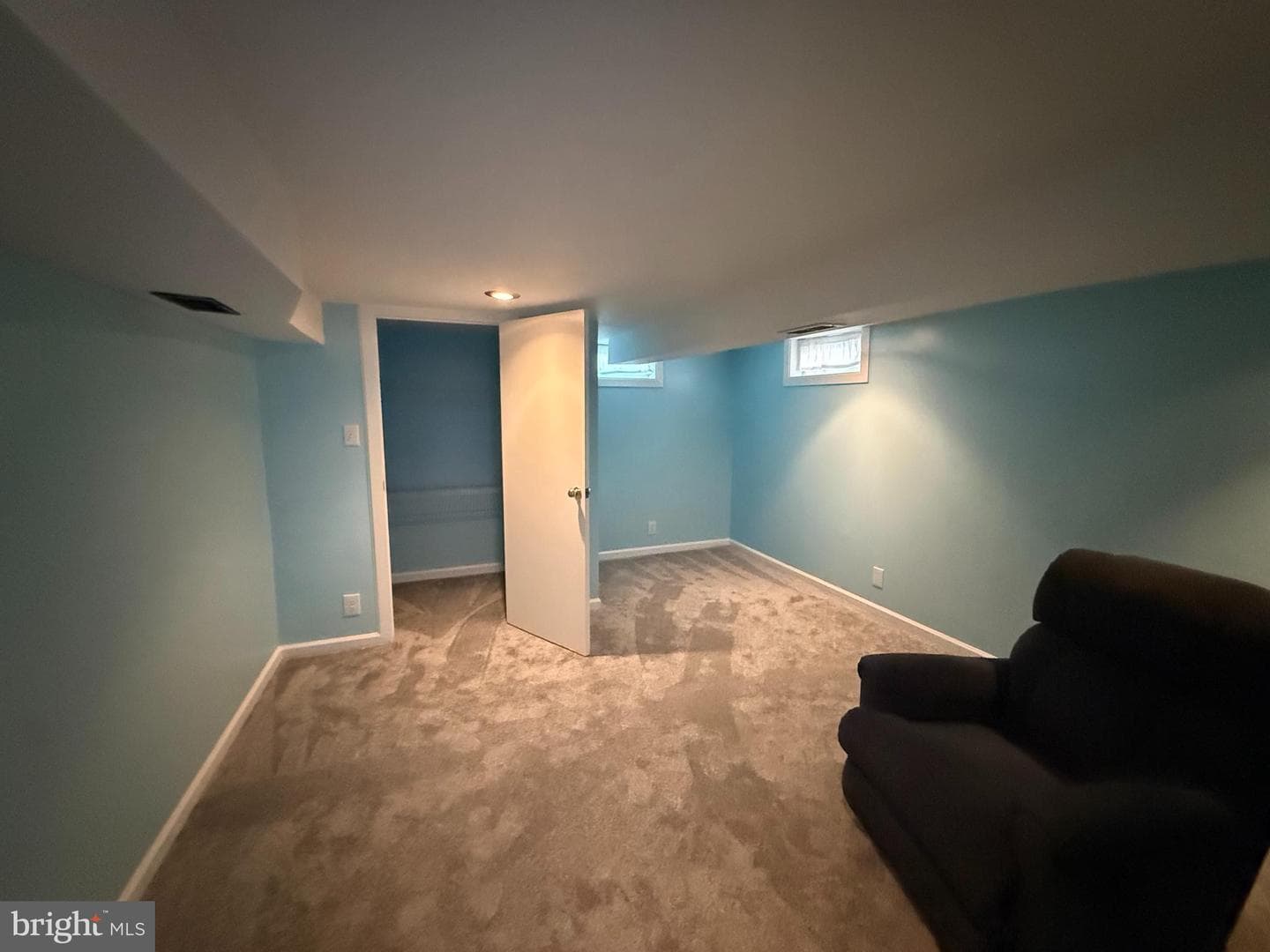 532 Stewart Avenue photo 20