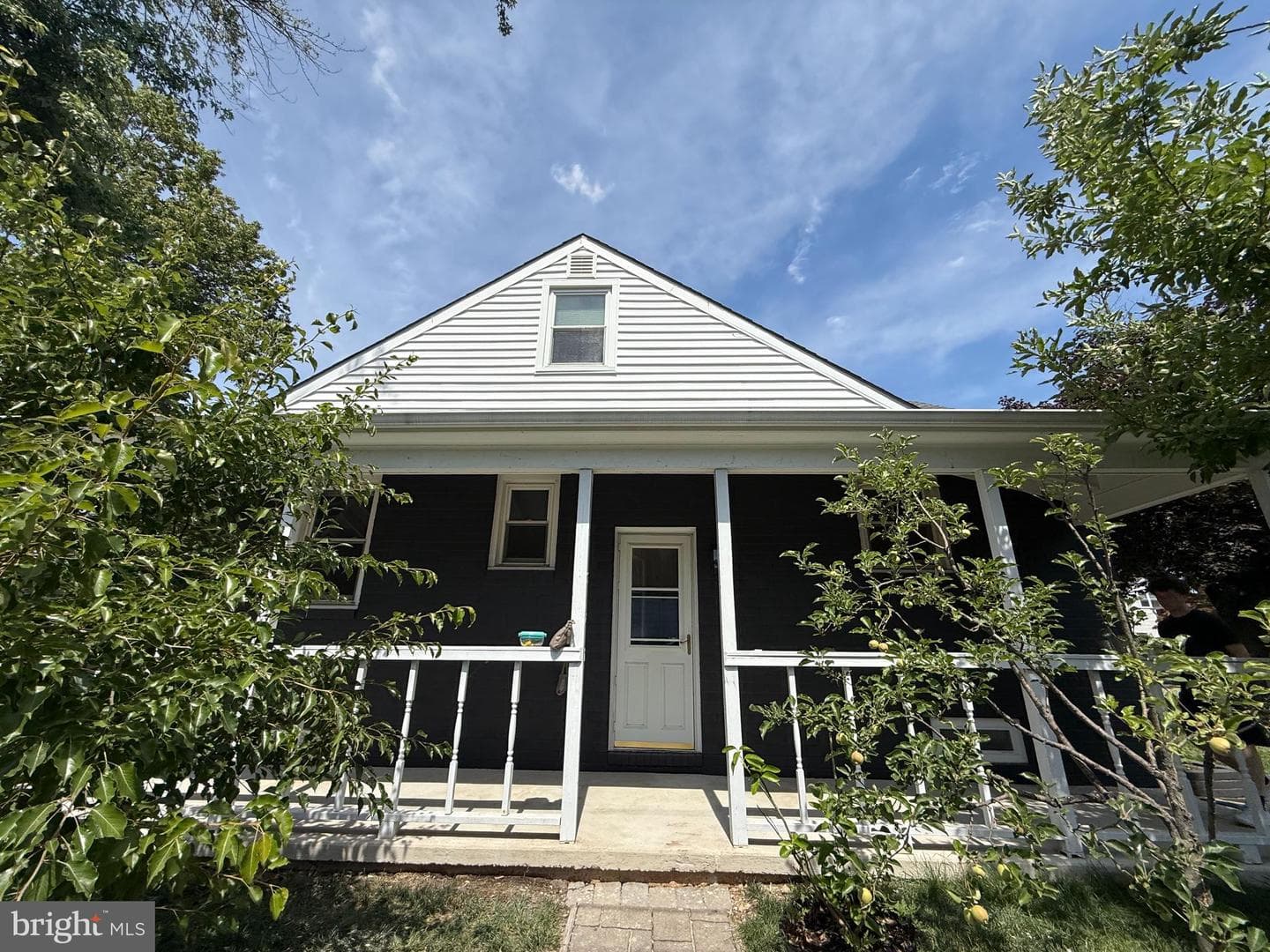 532 Stewart Avenue photo 24