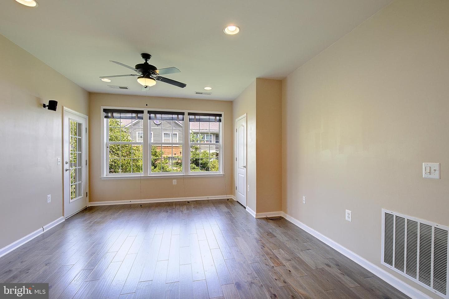 1403 Wigeon Way #302 photo 20