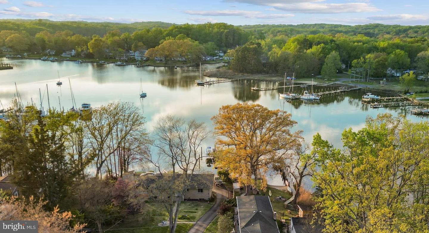 3901 Calawasse Road, Edgewater