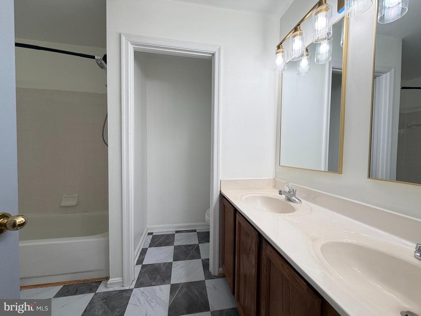 115 Militia Place photo 12