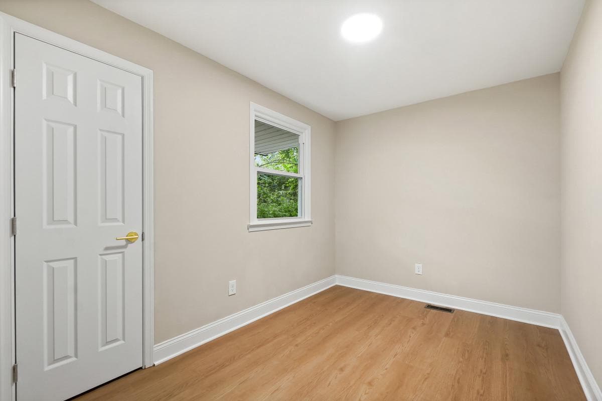 389 Chestnut Trail photo 17