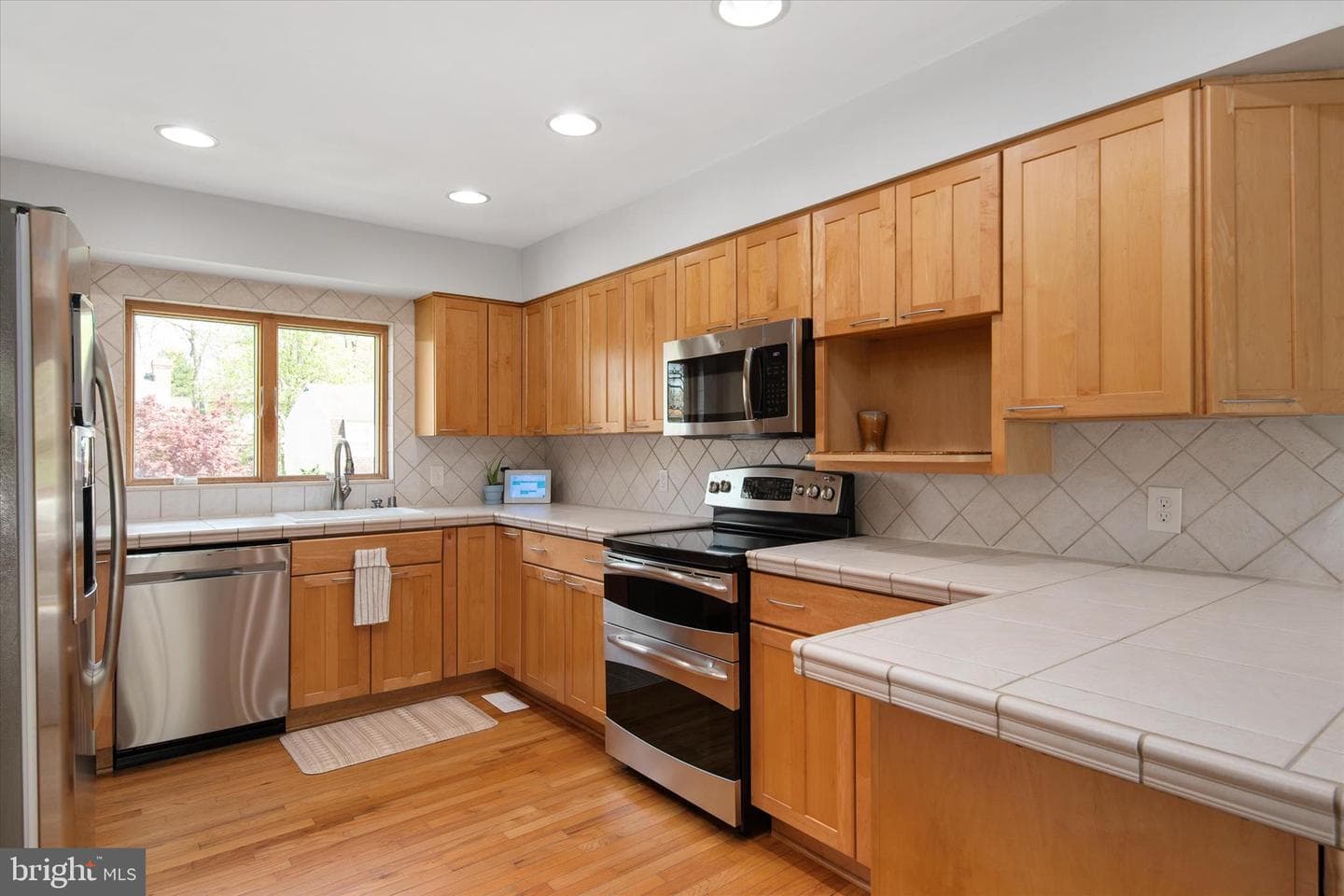 523 Benforest Drive W photo 13
