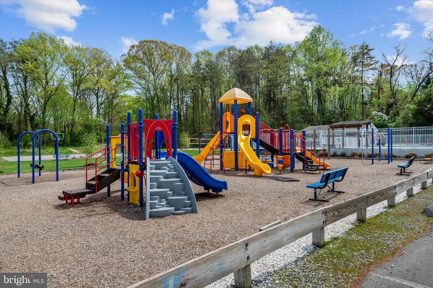 523 Benforest Drive W photo 44